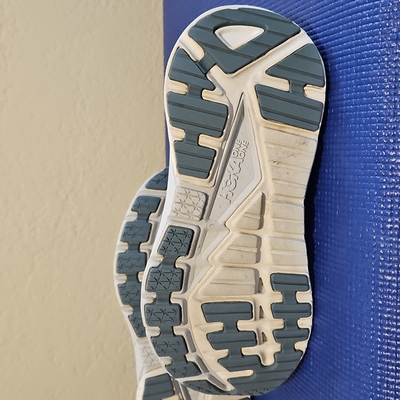 Hoka One One - Graviota 4, Size 8.5 D (Wide) - Picture 7 of 15